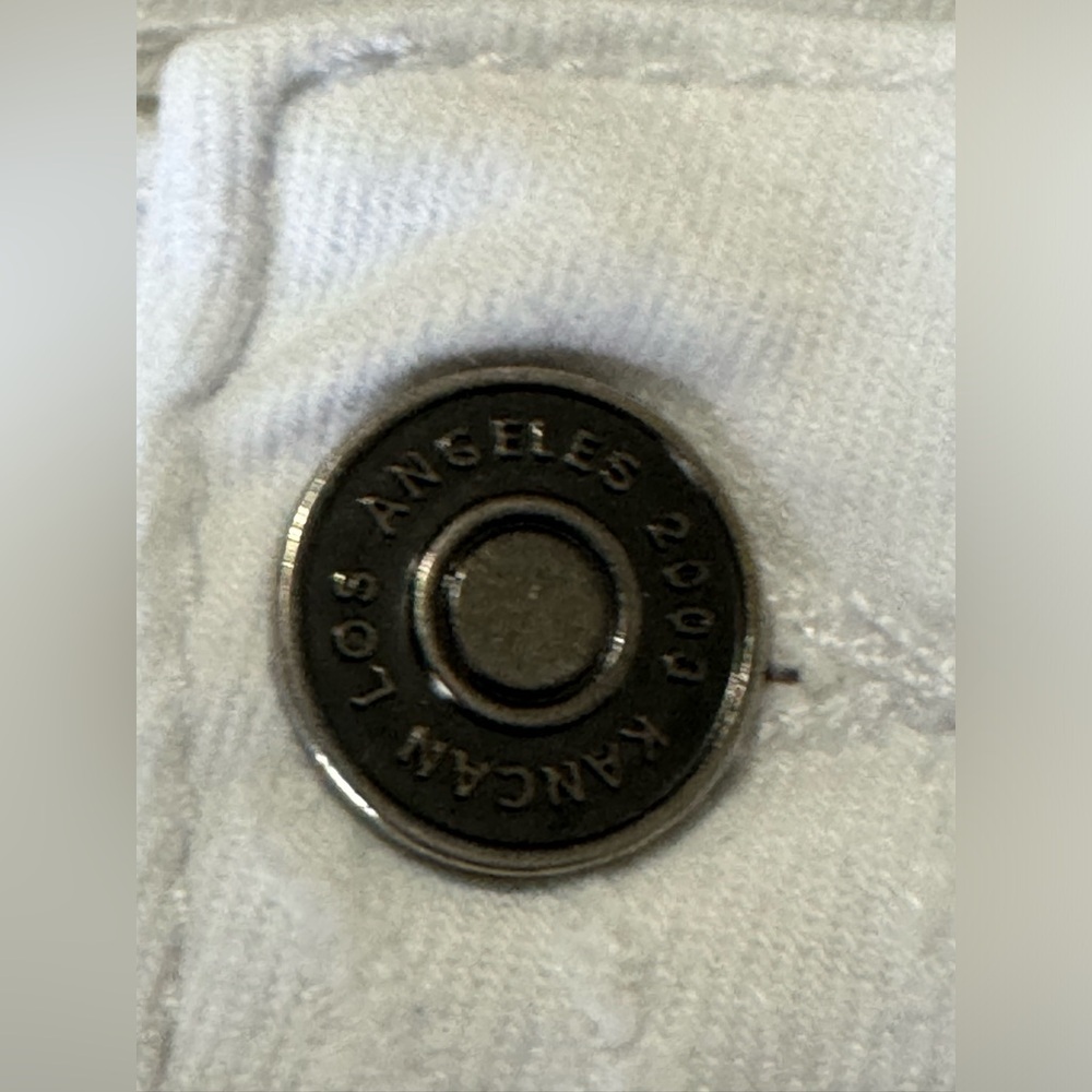 KanCan distressed cuffed shorts. Size 13/30 - Picture 3 of 6